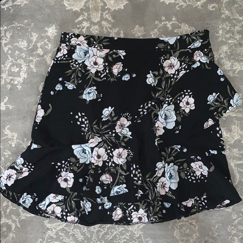 NEVER WORN Floral skirt FINAL SALE CLOSING CLOSET